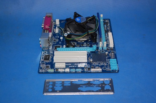 Zdjęcie oferty: Gigabyte GA-H61M-S2PV /Core i3-3240/DDR3-2GB