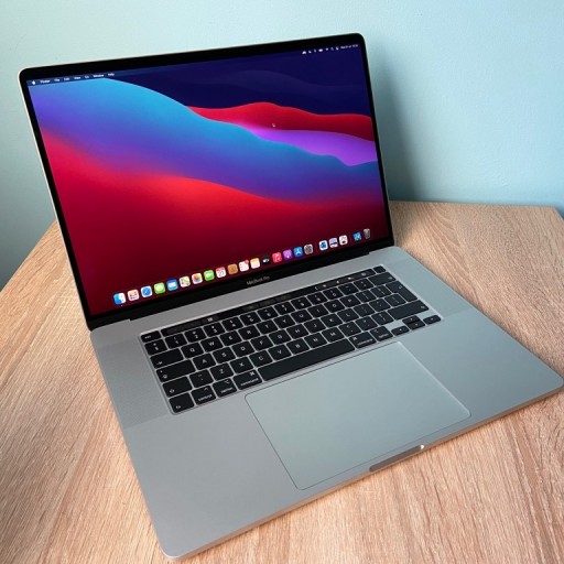 Zdjęcie oferty: MacBook Pro 16'' i9 2,3 GHz 32 GB DDR4 1 TB SSD