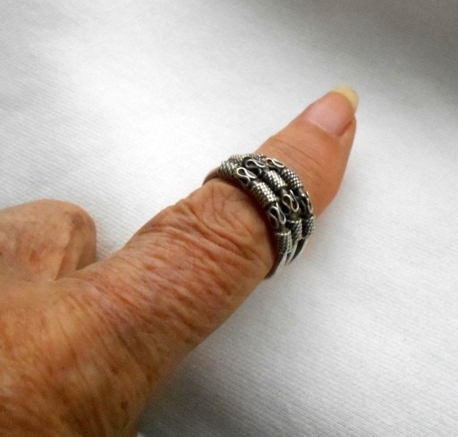 Zdjęcie oferty: Stary srebrny pierścionek.  