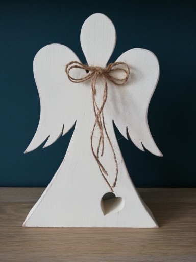 Zdjęcie oferty: Anioł drewniany stojący biały Serce farba kredowa