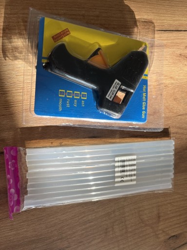 Zdjęcie oferty: Pistolet na gorąco klej zapas mini 20w