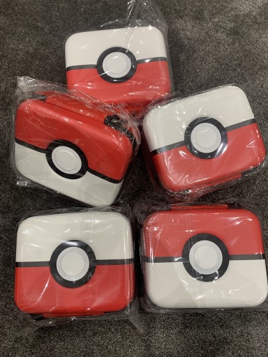 Zdjęcie oferty: Etui album klaser kolekcjoner na karty Pokemon 