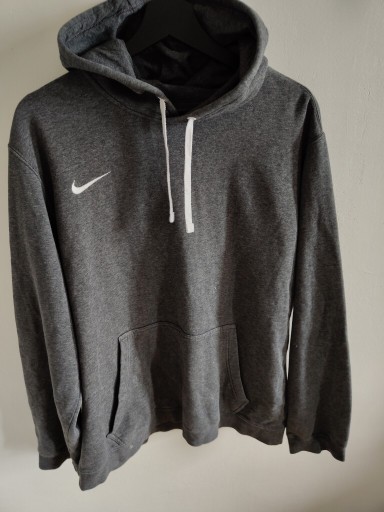 Zdjęcie oferty: Popielata bluza z kapturem Nike rXL męska kangurka