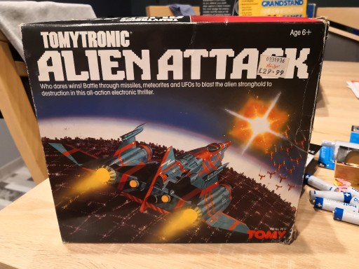 Zdjęcie oferty: Gra retro vintage Tomy alien attack nie używana!!