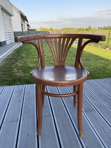 Zdjęcie oferty: Krzesła z drewna giętego 7 szt. - różne rodzaje