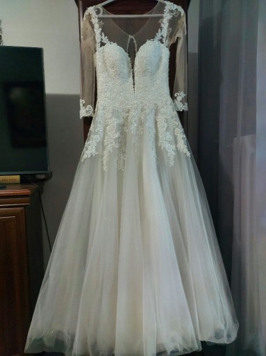 Zdjęcie oferty: Suknia ślubna o kroju księżniczki 