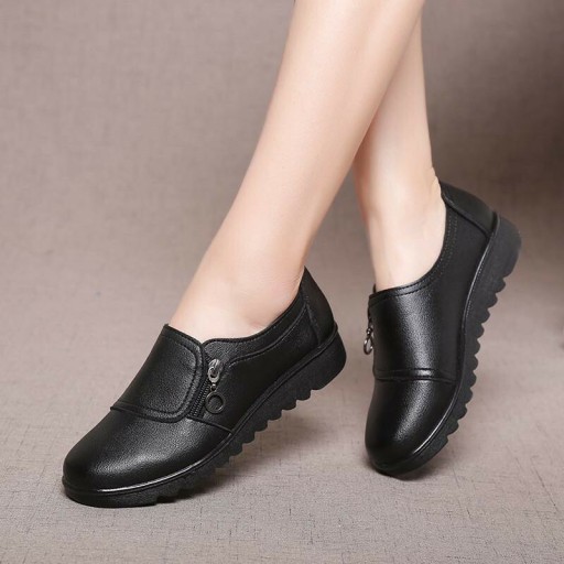 Zdjęcie oferty: Nowe czarne buty damskie rozmiar 39 wkładka 25cm