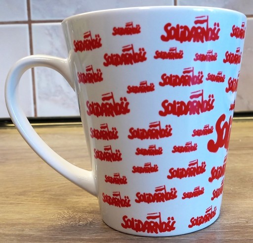 Zdjęcie oferty: KUBEK CERAMICZNY BIAŁY SOLIDARNOŚĆ 330 ml