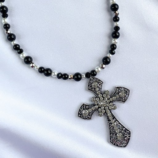 Zdjęcie oferty: Naszyjnik krzyż gotycki czarny alternative choker
