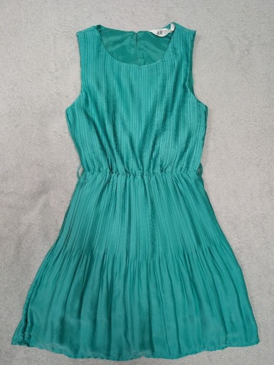 Zdjęcie oferty: Zielona elegancka zwiewna plisowana sukienka wizytowa H&M 140 jak nowa
