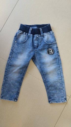 Zdjęcie oferty: Spodenki jeansowe rozm. 86 cm,wiek 12-18 m-ce