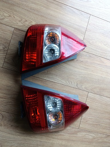 Zdjęcie oferty: Lampa lewa prawa tył tylna honda jazz II 01-08 