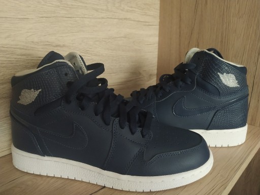 Zdjęcie oferty: Nike Air Jordan 1 Retro High GS Midnight Navy