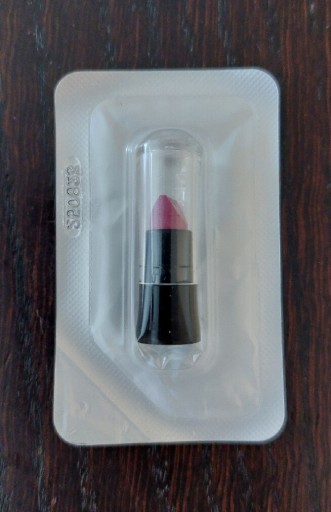 Zdjęcie oferty: Avon ultrakremowa szminka Frostiest Mauve próbka 