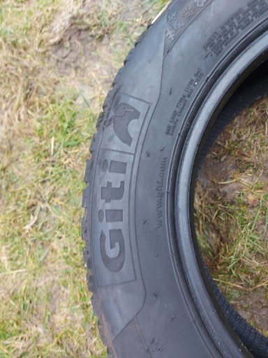 Zdjęcie oferty: Opony Zimowe 215/60 R16 z 2017r 