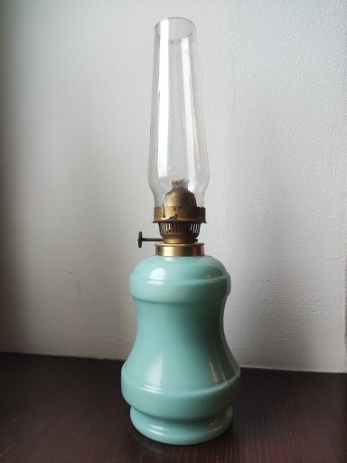 Zdjęcie oferty: Szklana francuska stara lampa naftowa nr 3