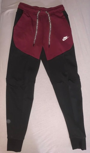 Zdjęcie oferty: Spodnie dresowe Nike Tech Fleece XS *NOWE*