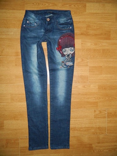 Zdjęcie oferty: Kiss Miss spodnie jeansowe zdobione roz XS