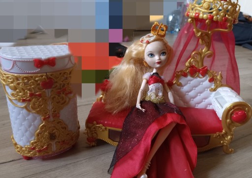 Zdjęcie oferty: Apple White Ever After High i akcesoria 