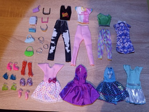Zdjęcie oferty: Ubranka i akcesoria dla Barbie