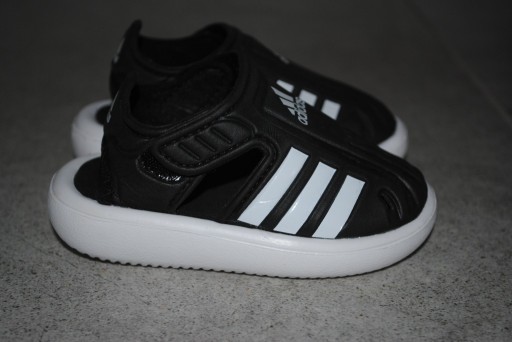 Zdjęcie oferty: Sandałki dziecięce ADIDAS WATER roz 20 st IDEALNY