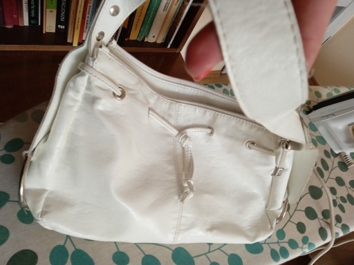 Zdjęcie oferty: skórzana torebka,włoska, piękna biała na lato