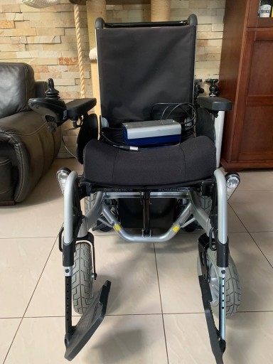 Zdjęcie oferty: Wózek inwalidzki elektryczny MEYRA iCHAIR MC1