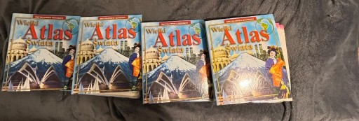 Zdjęcie oferty: Wielki Atlas Swiata- 4 segregatory