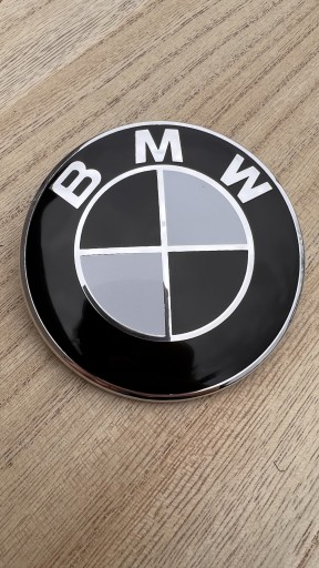 Zdjęcie oferty: Emblemat logo BMW E46 E60 E90 E38  82 mm czarny 