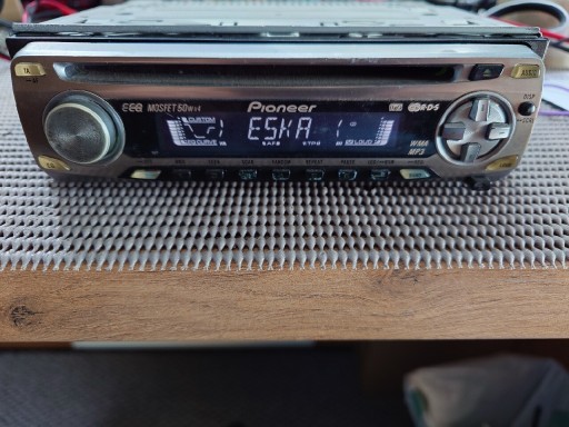 Zdjęcie oferty: Radio samochodowe Pioneer z CD