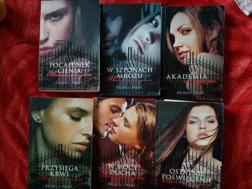 Zdjęcie oferty: Akademia wampirów Richelle Mead tom 1-6