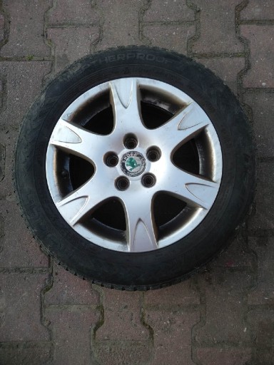 Zdjęcie oferty: Felgi 4 sztuki aluminiowe skoda z oponą 165 70 r14