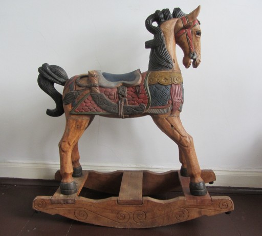 Zdjęcie oferty: Przedwojenny, duży drewniany koń na biegunach