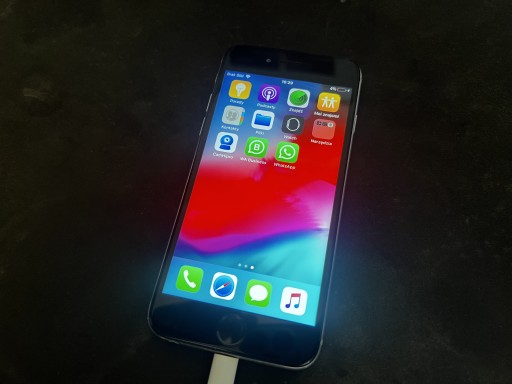 Zdjęcie oferty: Apple iPhone 6 16GB - Silver + kabel lightning