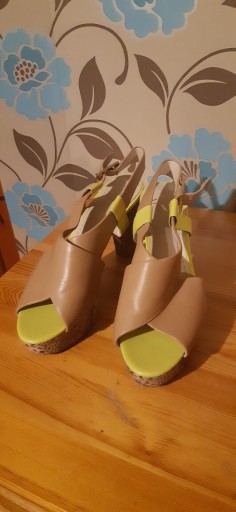 Zdjęcie oferty: Sandały Clarks rozm 37