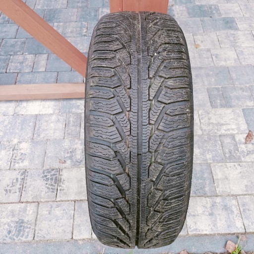 Zdjęcie oferty: Opona zimowa 215/60 R16 XL Uniroyal