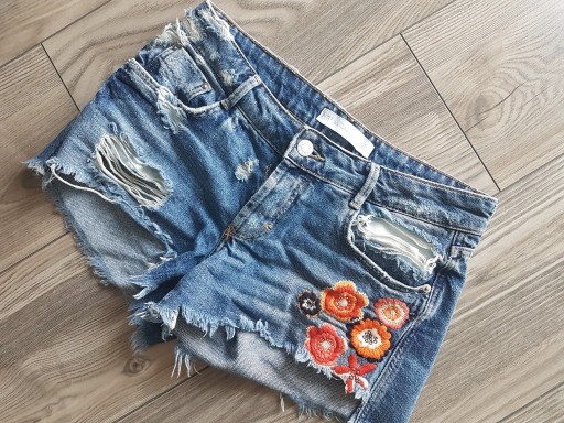 Zdjęcie oferty: ZARA jeansowe spodenki,przetarcia 34