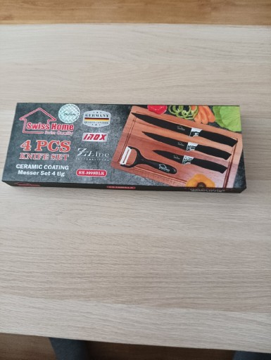 Zdjęcie oferty: Zestaw trzech noży i obieraczka Swiss home 
