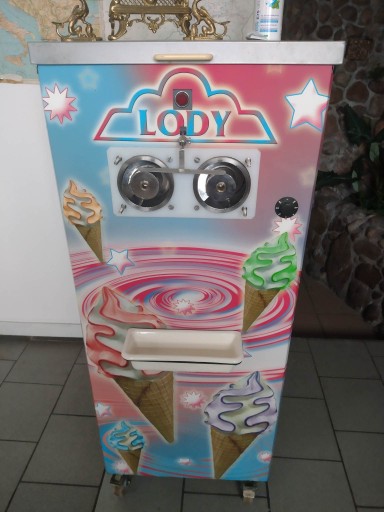 Zdjęcie oferty: Niemiecka maszyna do lodów włoskich