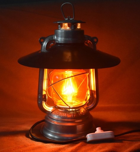 Zdjęcie oferty: Stara Lampa naftowa DDR l'abeille no.76