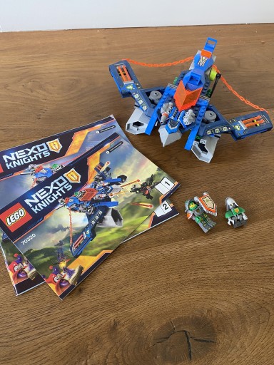 Zdjęcie oferty: 70320 Klocki LEGO Nexo Knights Myśliwiec V2 Aarona