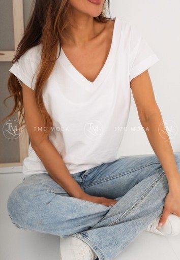 Zdjęcie oferty: T-shirt damski Basic V -neck biel nowość 