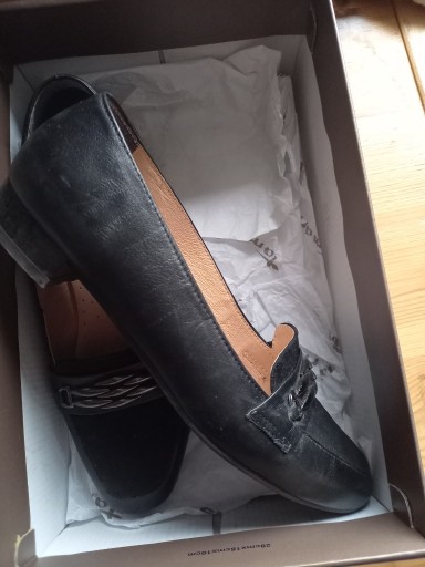 Zdjęcie oferty: Pantofle skórzane z plaskim oobcasem