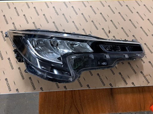 Zdjęcie oferty: Lampa prawa  reflektor Toyota corolla E21 90119224