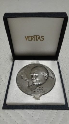 Zdjęcie oferty: Medal pamiątkowy Jan Paweł II z okresu PRL