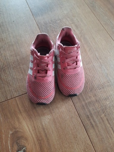 Zdjęcie oferty: Buty dziewczęce Adidas 22