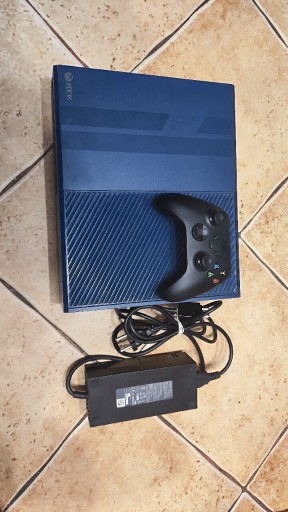 Zdjęcie oferty: Xbox One 1TB Forza Edition jeden pad zasilacz 