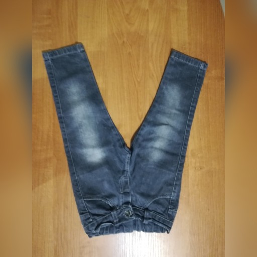 Zdjęcie oferty: Spodnie dżinsowe 2lata