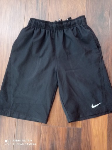 Zdjęcie oferty: Spodenki Nike dry fit na roz 135-147