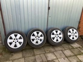 Zdjęcie oferty: KOŁA ZIMOWE rozm. 215/65/R16 + KOŁPAKI (4sztuki)